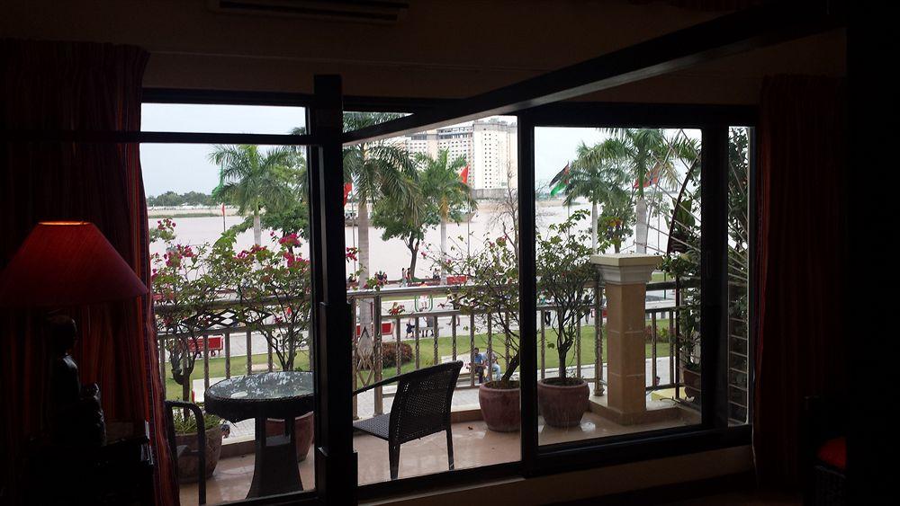 Bougainvillier Hotel 프놈펜 외부 사진